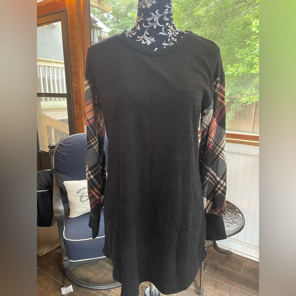 NWOT Bombom Black Knit Top With Plaid Sleeve